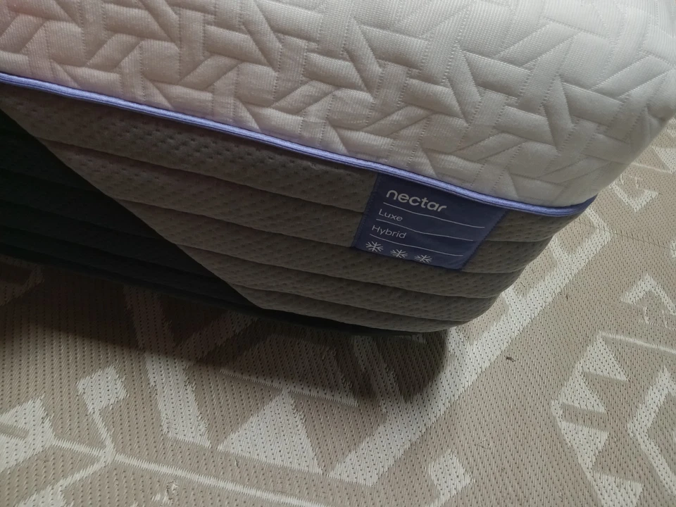 Nectar | Luxe Hybrid | Colchão Twin XL de 14 pol. - Imagem 2 de 4