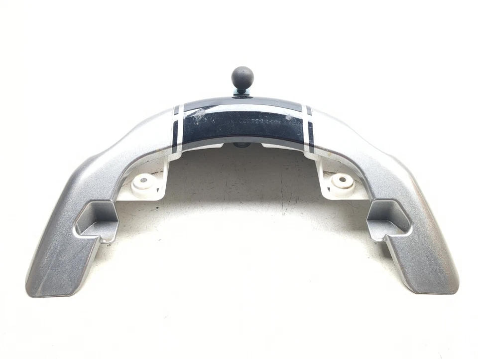 06-24 Panel de cubierta trasera central trasera Suzuki VZR1800 M109R Boulevard BOSS Foto 2 de 4