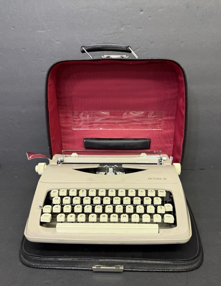 Antique Royal Typewriter In Antique Mercantile, Trade & Factory