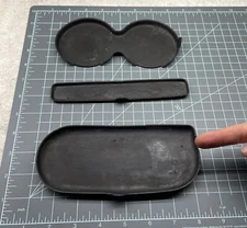 03-06 TAHOE SILVERADO SIERRA FRONT CENTER CONSOLE CUP HOLDER RUBBER INSERTS