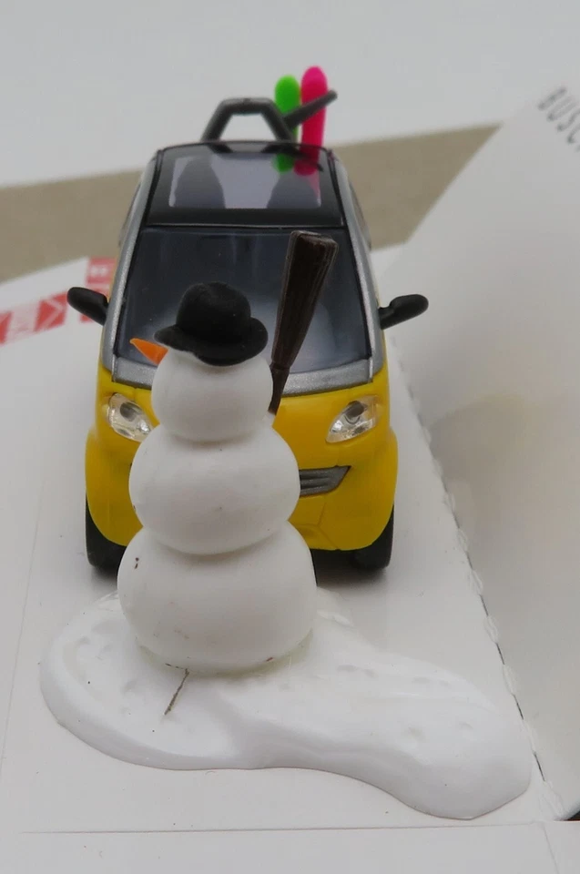 Rara Busch Ho 1/87 Smart City Coupé Gialla + 2 Sci + Pupazzo di Neve #48918 Box - Immagine 4 di 4