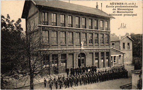 Carte Postale Ancienne – CPA 69 École Professionnelle De Brignais – Les Jardiniers – Années 1900