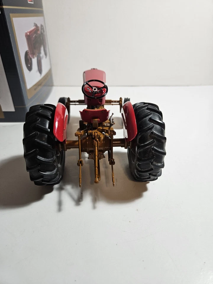 1/16 Massey-Harris Wide Front 50 Gas Tractor SpecCast Highly Detailed - Image 4 of 4