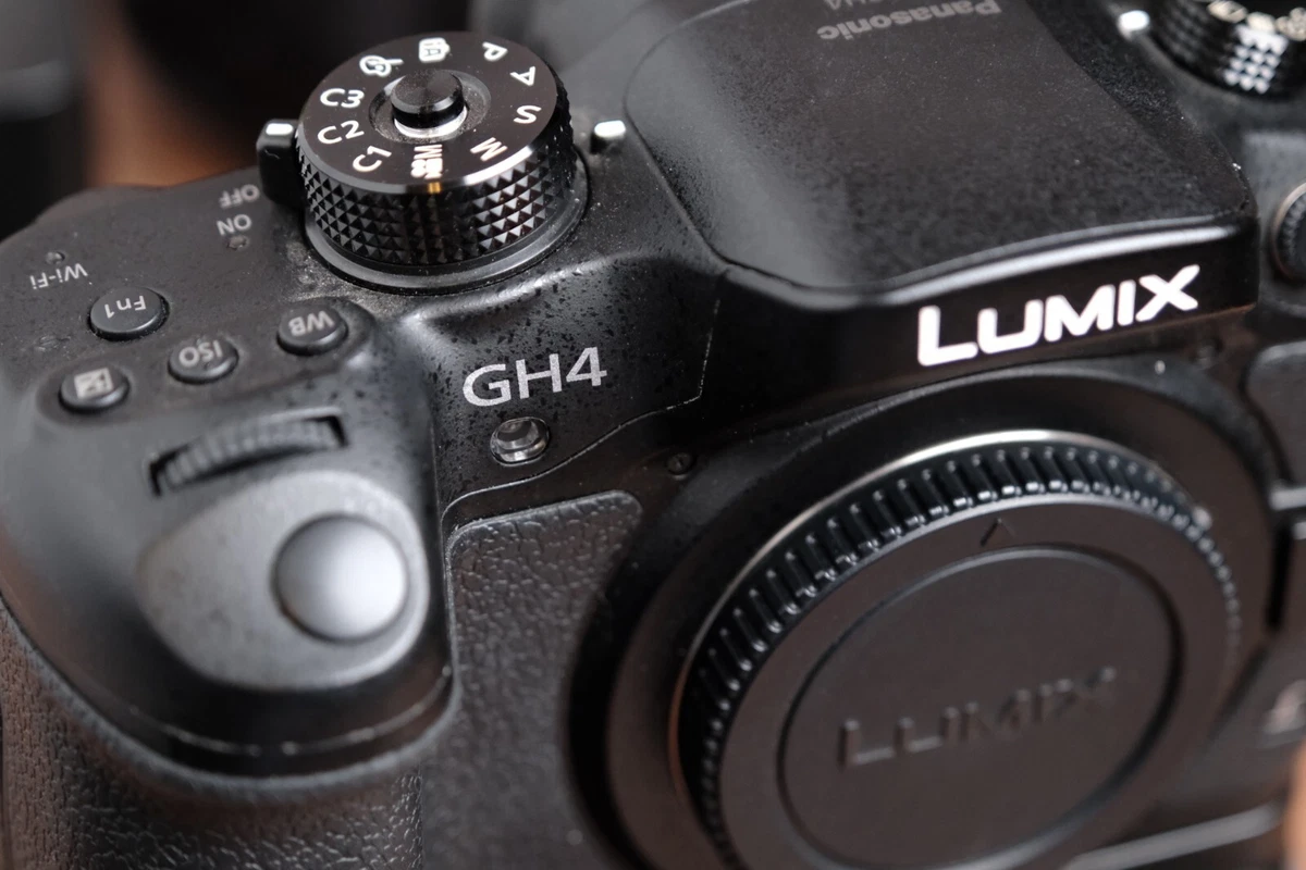 Panasonic LUMIX GH4 16MP 4K Mirrorless Camera with Vertical Grip