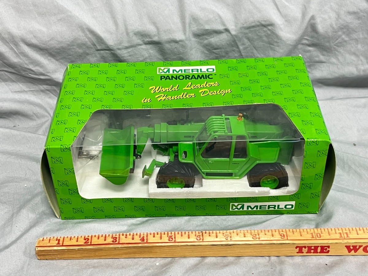 MERLO Panoramic Telehandler Diecast 1:32 w Loader, Lift Cage, and