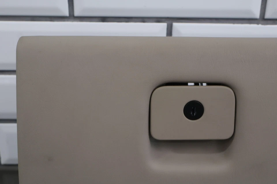 04-06 Cadillac XLR caixa de luvas frontal xisto (182) - Imagem 2 de 4