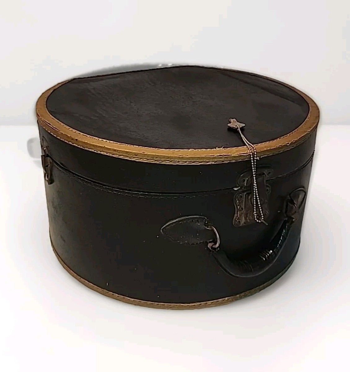 Vtg Hard side Hat Box Leather Carriage Luggage Lined Interior 17 X 16  1/4”x8