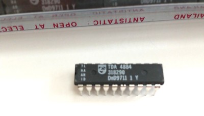 TDA4884 BY PHILIPS LOT OF 10