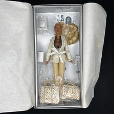 2004 Integrity Toys Fashion Royalty Perfect Skin Adele Makeda /850 NRFB