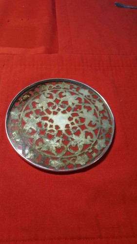 VINTAGE WEBSTER STERLING SILVER AND GLASS TRIVET, FLORAL DECORATION, 6" DIA. - Picture 3 of 3