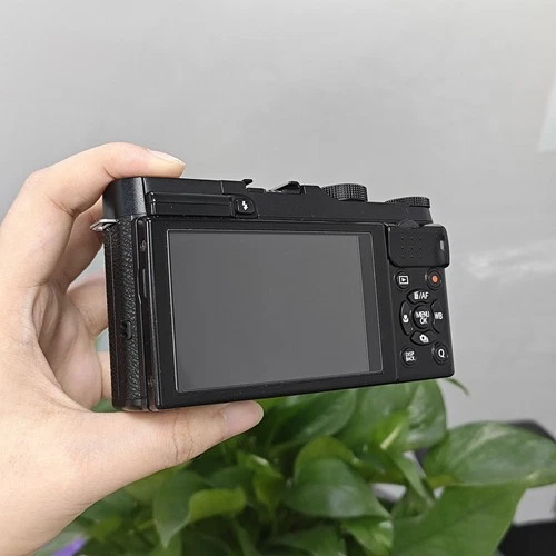 Fujifilm X-M1 X Series Digital Camera Body Only 16.3 MP 1080p HD Video Recording - Picture 8 of 10