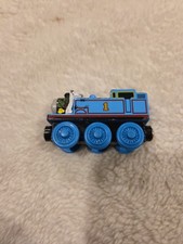THOMAS COMES to BREAKFAST / Rare wooden Thomas  Friends trains