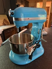 RARE: KitchenAid 5.5 Quart Bowl-Lift Stand Mixer Crystal Blue