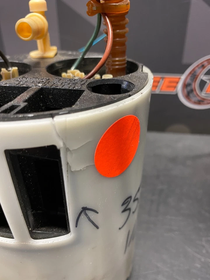 2007 PORSCHE 911 TURBO 997 原始设备制造商燃料泵篮架 * * 损坏见图片 * * — 第 2/4 张图片