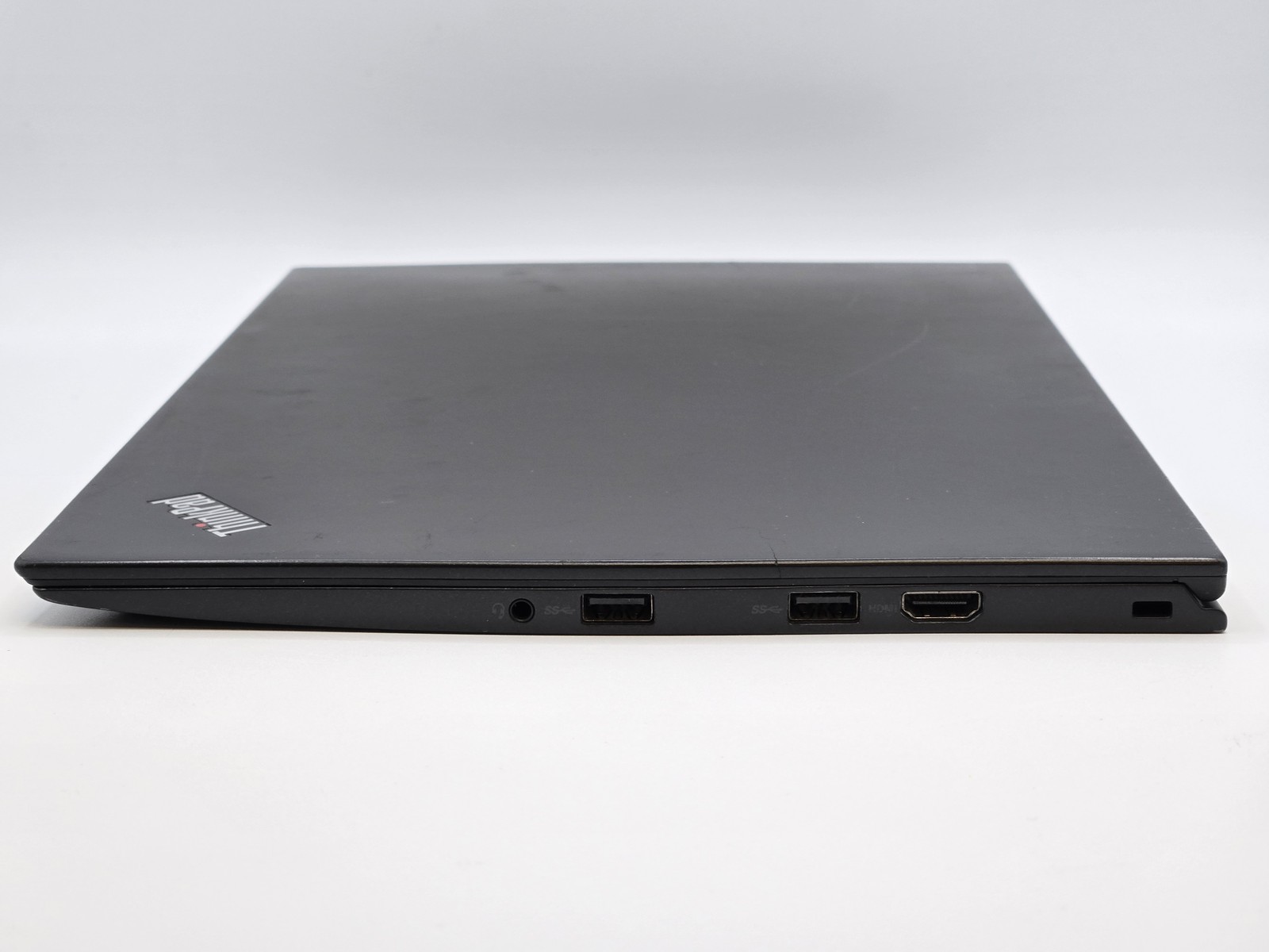 Lenovo ThinkPad X1 Carbon (Gen 4), 14-Inch Laptop, with Intel Core i7 6th Gen., Windows 10 Pro