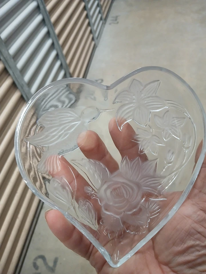 Antigo Mikasa Fitas de Rosas de Cristal Fosco Prato de Coração Bugigangas 7" Namorados - Imagem 4 de 4