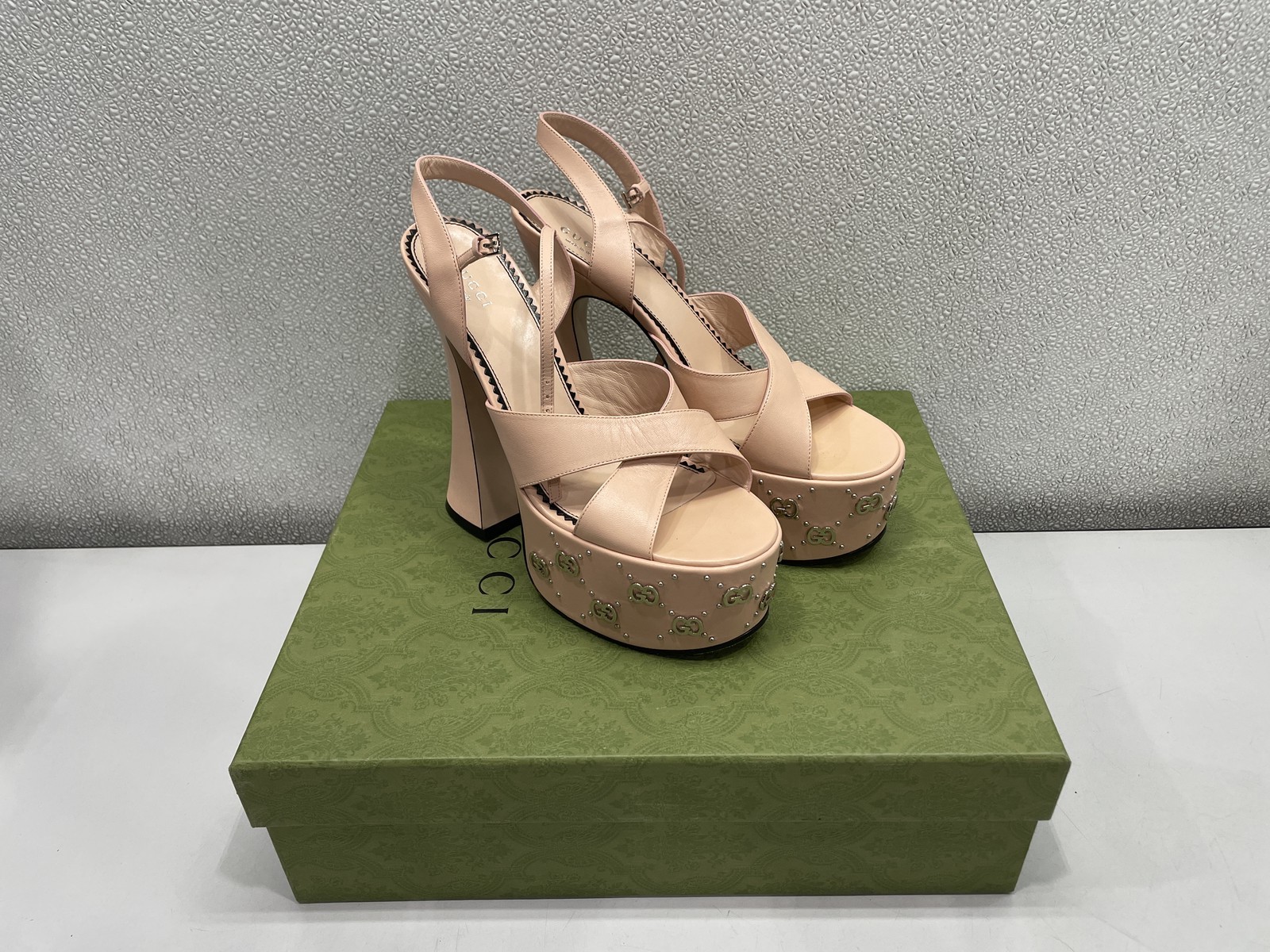 Gucci Platform Sandal With Interlocking G Studs Women's US 9, Pink *Preowned*