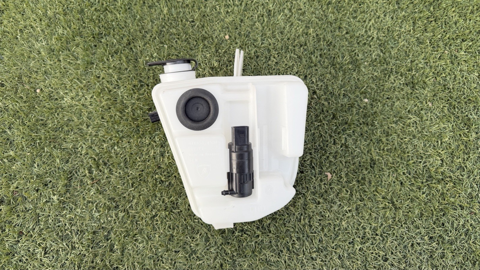 LAMBORGHINI HURACAN WINDSHIELD FLUID RESERVOIR TANK BOTTLE 4T1.955.449.C
