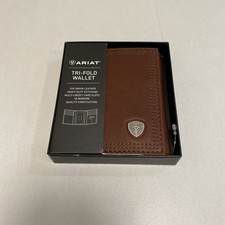 Ariat Men  s Tri-Fold Leather Wallet Brown