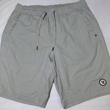 Vuori Kore Men s Shorts Brief Lined Size Small read description
