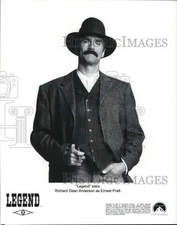 1995 Press Photo Richard Dean Anderson is Ernest Pratt in "Legend" - hcq19182