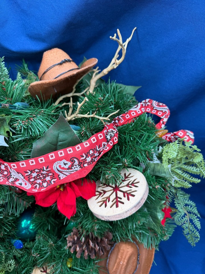 FORT WILDERNESS RESORT Disney Cast Member Exclusive Prop Christmas