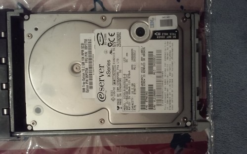 • Disco duro IBM eServer IC35L018UCD210-0 07N6382 06P5758 18,2 GB 10 K SCSI con encaje - Imagen 2 de 2