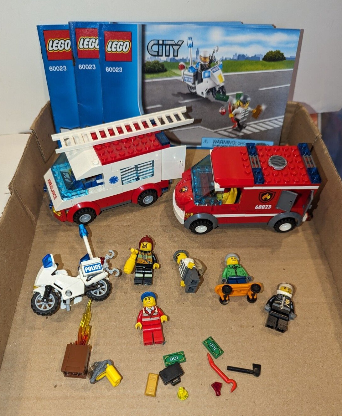 LEGO CITY: Starter Set 60023 Complete set with mini figs & instructions no box