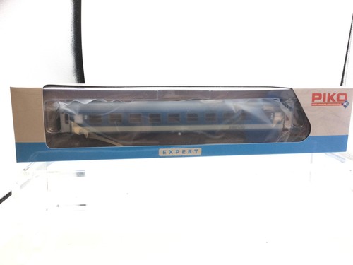 Piko 97627 HO Gauge Expert MAV 111A 2nd Class Coach V - Picture 2 of 2