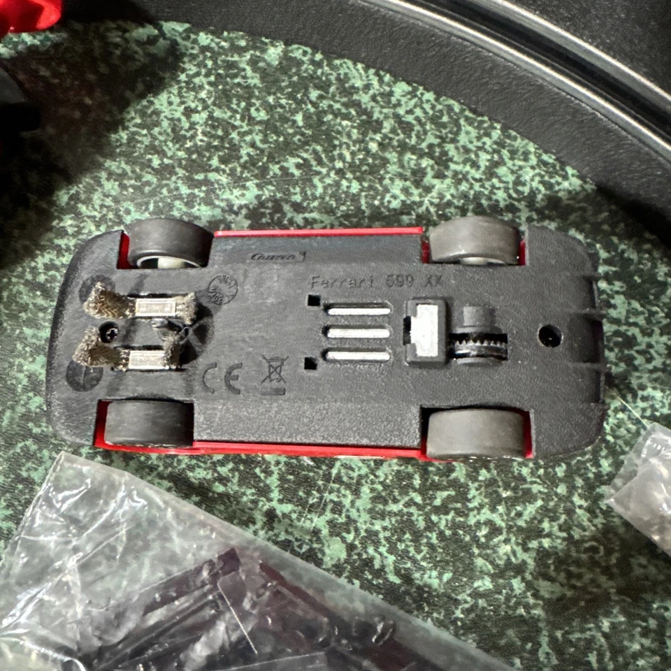 Carrera GO!!! Трассовая автомодель Ferrari 599 — 2 контроллера Carrera — лот товаров с элементами трека - Изображение 3 из 4