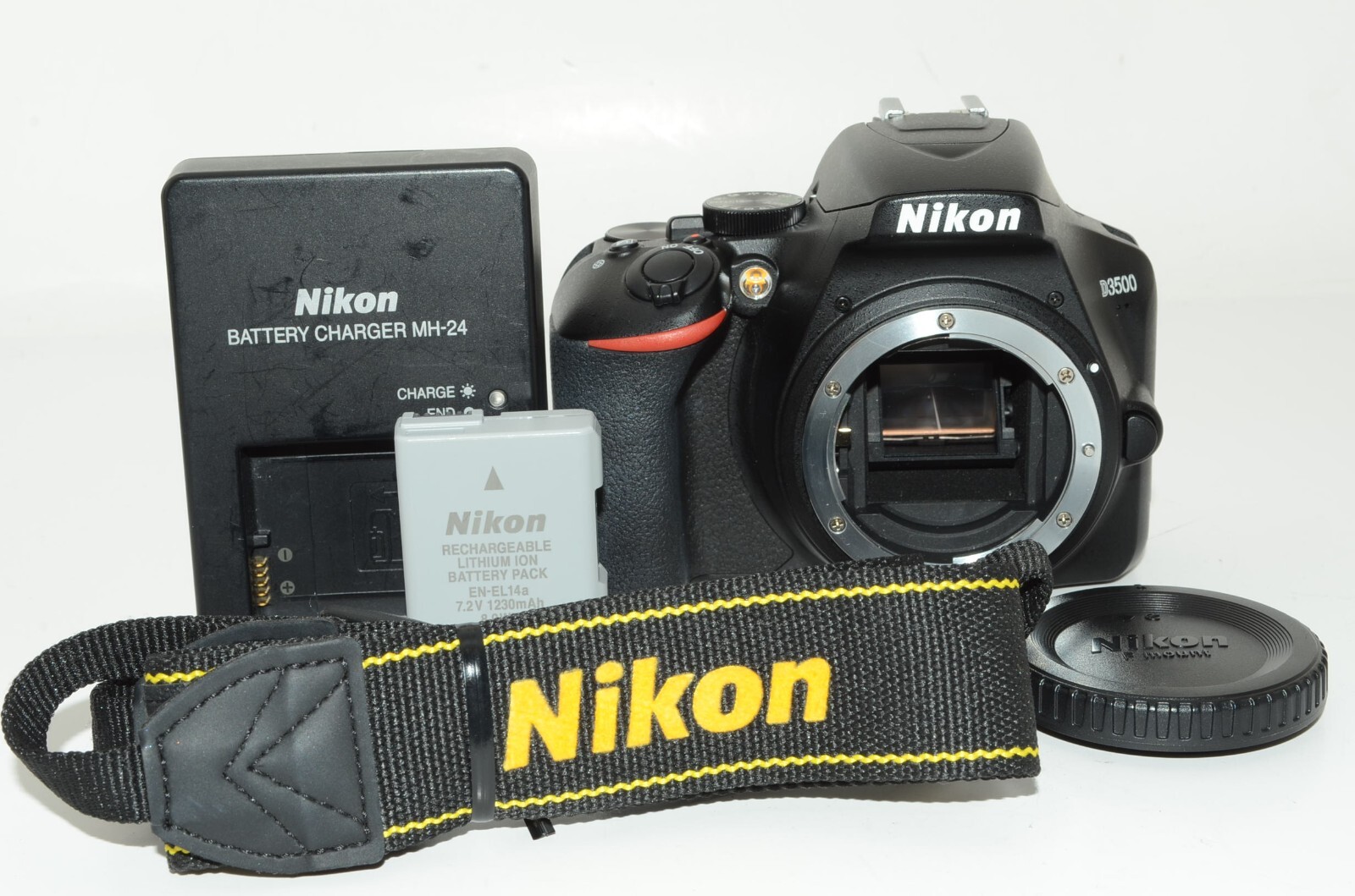 [MINT/6700shots]Nikon D3500 DSLR Camera From JAPAN #m9220