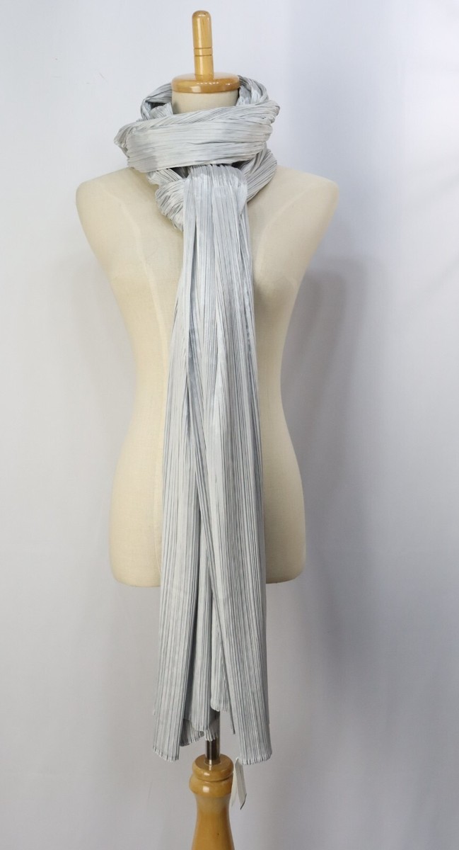 Auth NWT PLEATS PLEASE Madame-T Light Gray Shawl Poncho ISSEY