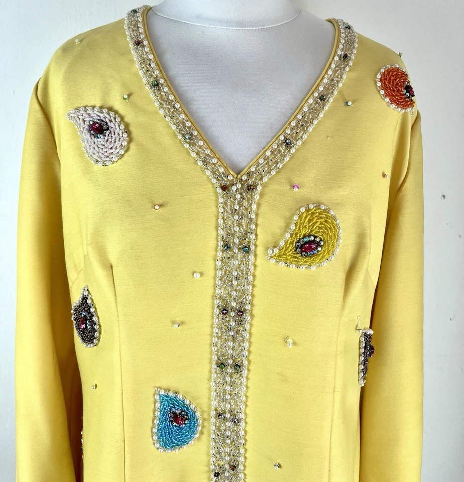 Vintage 1960s Beaded Sequin Mini Dress Yellow Jewelled Paisley size U.K.10/12  - Image 4 of 4
