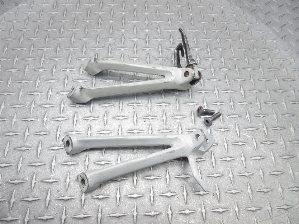 06-07 Suzuki GSXR 750 600 GSXR750 2007 pie trasero pasajero clavija soporte de reposapiés Foto 4 de 4