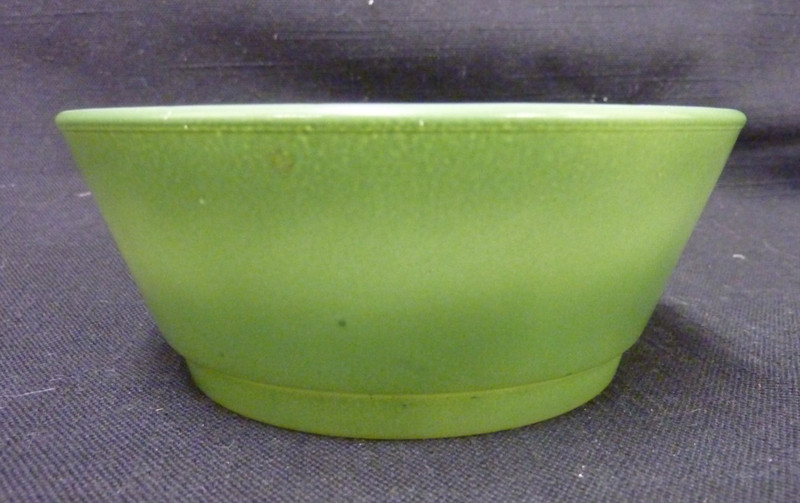 VINTAGE AVOCADO GREEN SMALL CEREAL BOWL ANCHOR HOCKING  FIRE KING Made In USA