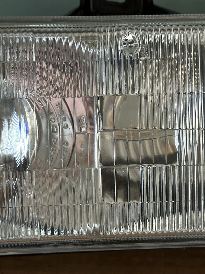 NOS 1987 1990 Cadillac DeVille Fleetwood Commercial Left Headlight 16508561 - Image 4 of 4