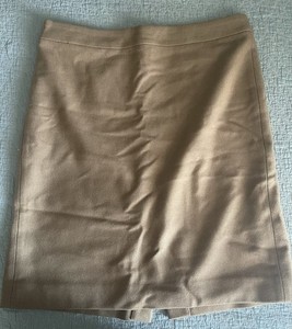 J. CREW PENCIL SKIRT IN CAMEL - WOOL & LINED-FULL ZIPPER-KNEE LENGTH-SIZE 10