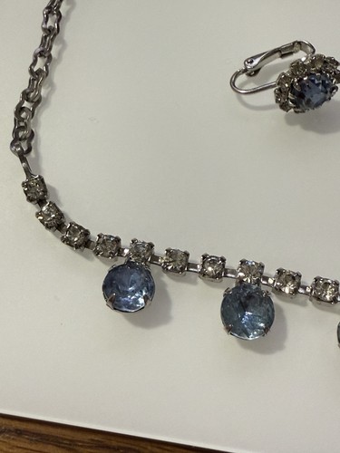 Set orecchini collana frange strass trasparenti blu chiaro vintage estate gioielli - Foto 2 di 7