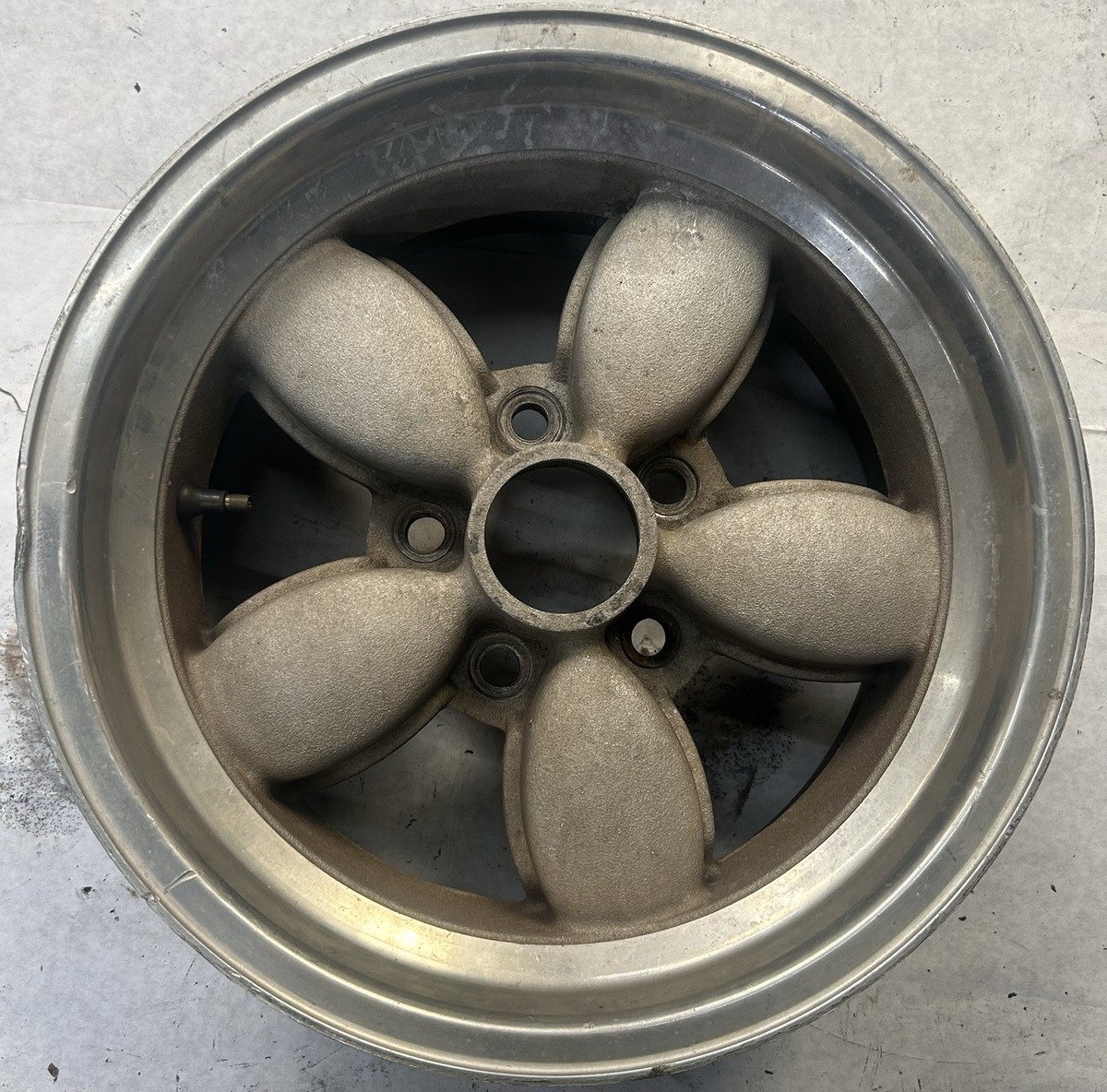 Vintage 15x7 Daisy S-200 Aluminum Mag Wheel Coke Bottle Chevy GM