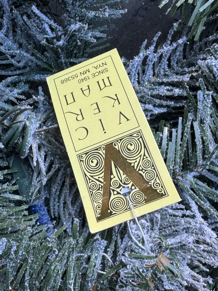 30-дюймовый матовый искусственный венок Vickerman с разноцветными лампами A156832LED НОВЫЙ - Изображение 2 из 4