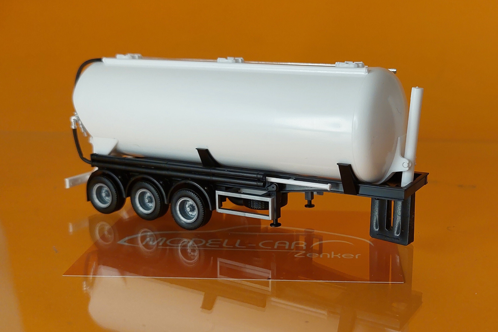 Herpa 075848-002 Feldbinder Silo-Auflieger 42m³ Chassis schwarz 1:87 Modell