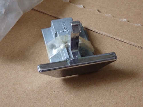 GLOVE BOX LOCK FORD CAPRI MK1 GXL 3000E RS3100 INTERIOR DASH BOARD - Picture 3 of 3