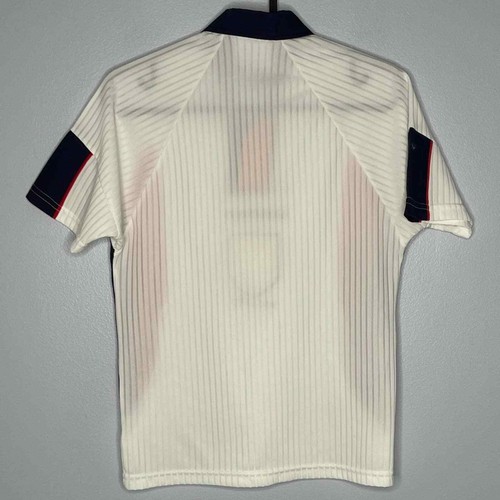 OFFICIAL UMBRO ENGLAND SOCCER JERSEY VAPA TECH VINTAGE ENGLAND 1997 KIDS 9-10 - Picture 2 of 8