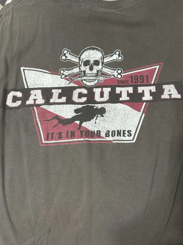 Camiseta Calcuta Para Hombre Manga Corta Gráfico Mediano Calavera y Huesos Cruzados Foto 4 de 4