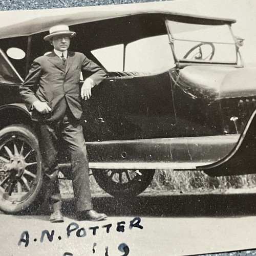 2 original small 2.7x2.25 Vintage Photo 1919 man & old car HARTFORD NEW BRITAIN - Picture 6 of 6