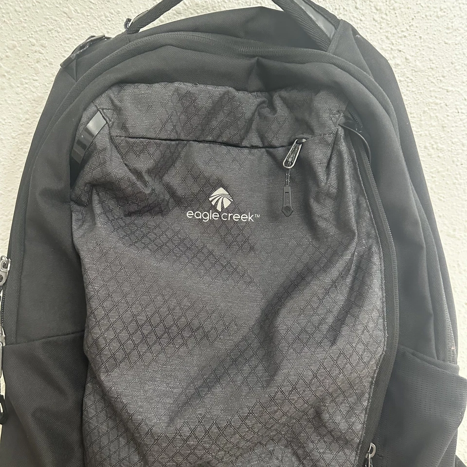 Mochila Eagle Creek Wayfinder 30L negra Foto 2 de 4