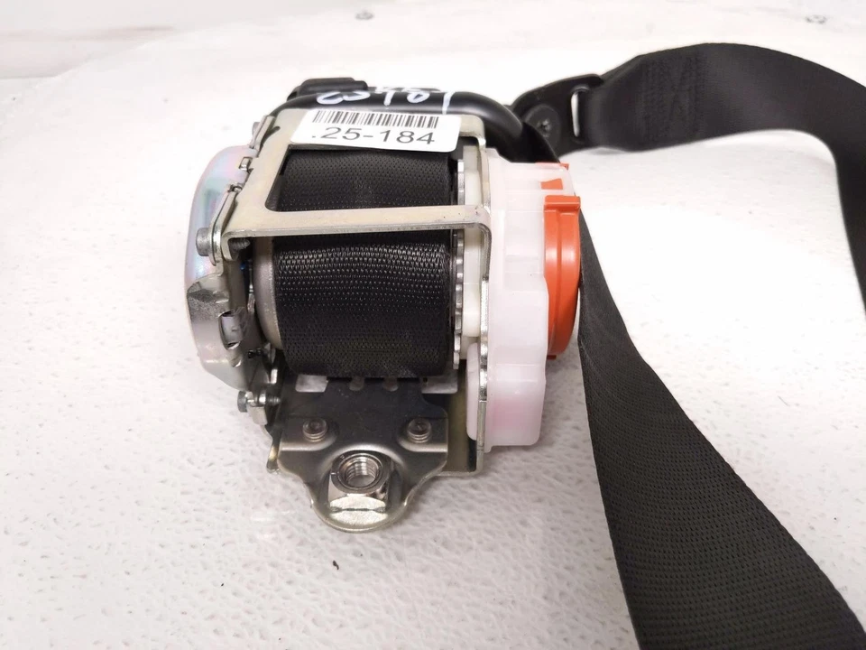 Mercedes-Benz A220 2019-2022 pasajero delantero derecho retractor cinturón seguridad Foto 2 de 4