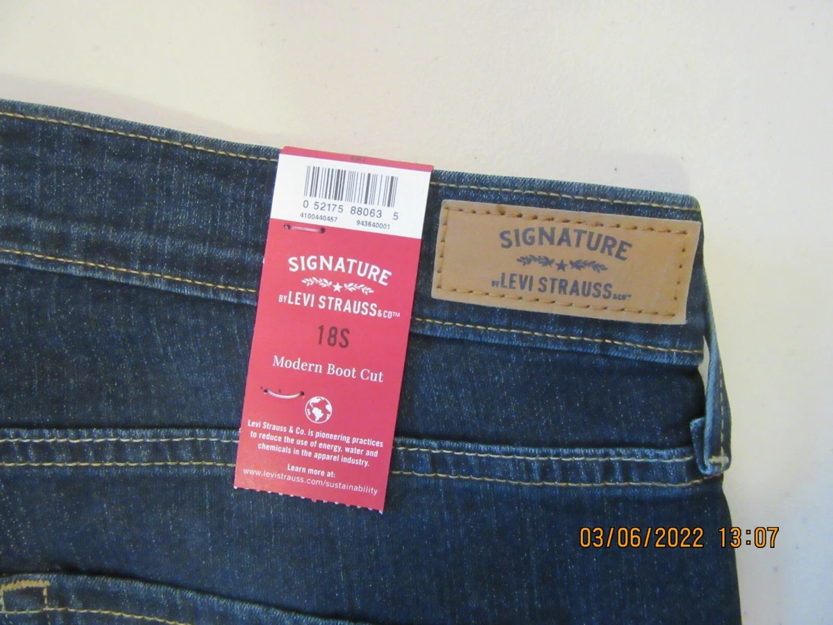 Ladies levi signature hot sale jeans