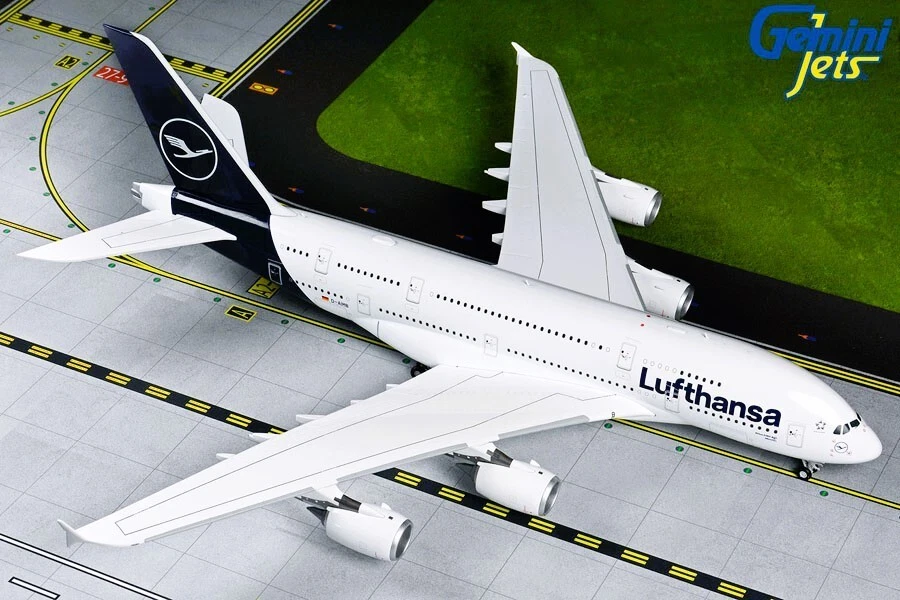 Avion Miniature Airbus Lufthansa - Échelle 1/600, Blanc, Métal Zamac - Modèle Jet Liner A8011012B - Occasion Comme Neuf