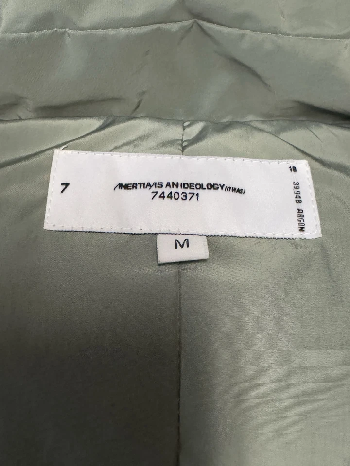 Chaqueta acolchada de nailon de gran tamaño de Japón con relleno de inercia es una ideología argón Foto 2 de 4